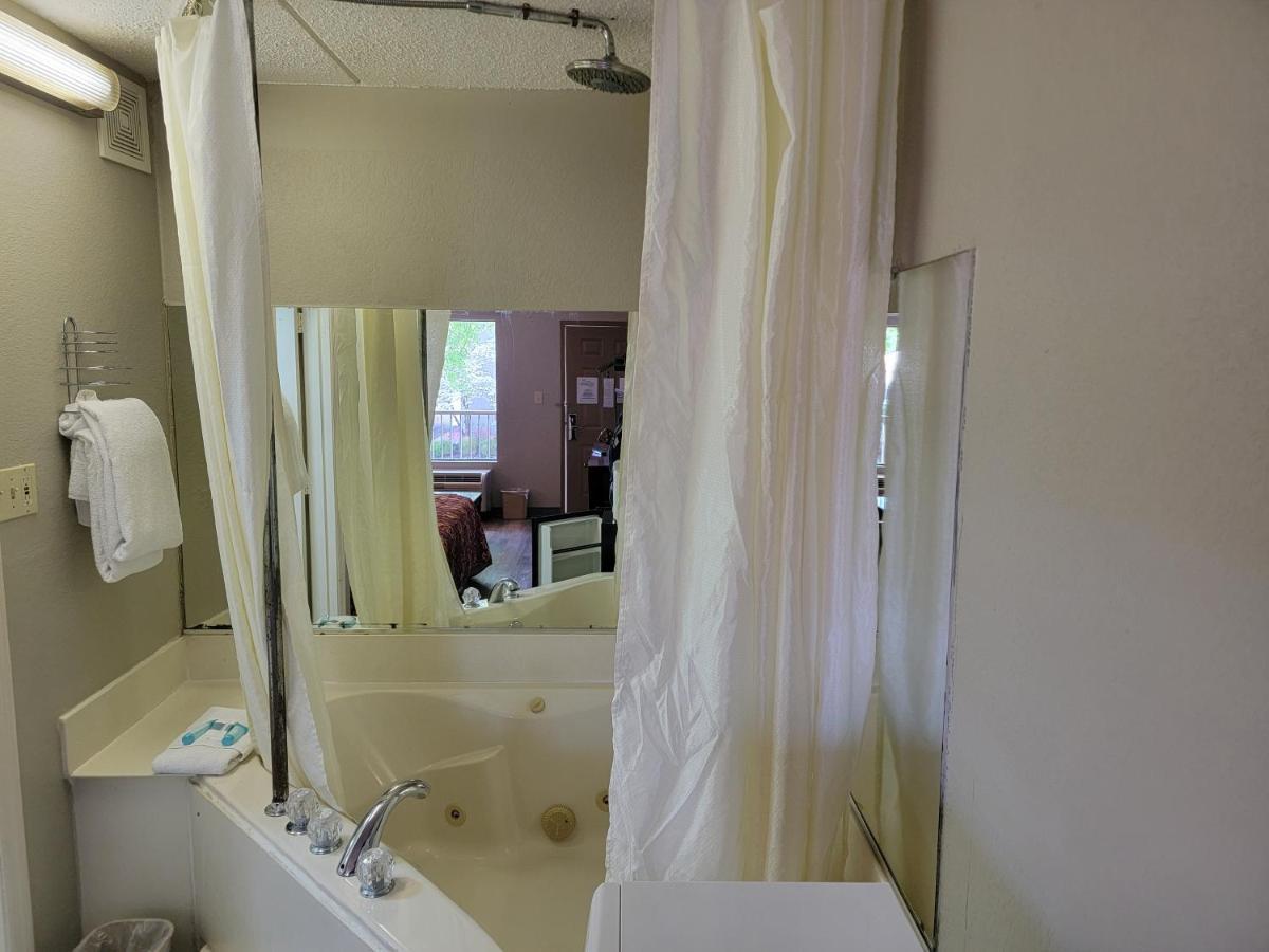 Studio 9 Inn & Suites Decatur Εξωτερικό φωτογραφία